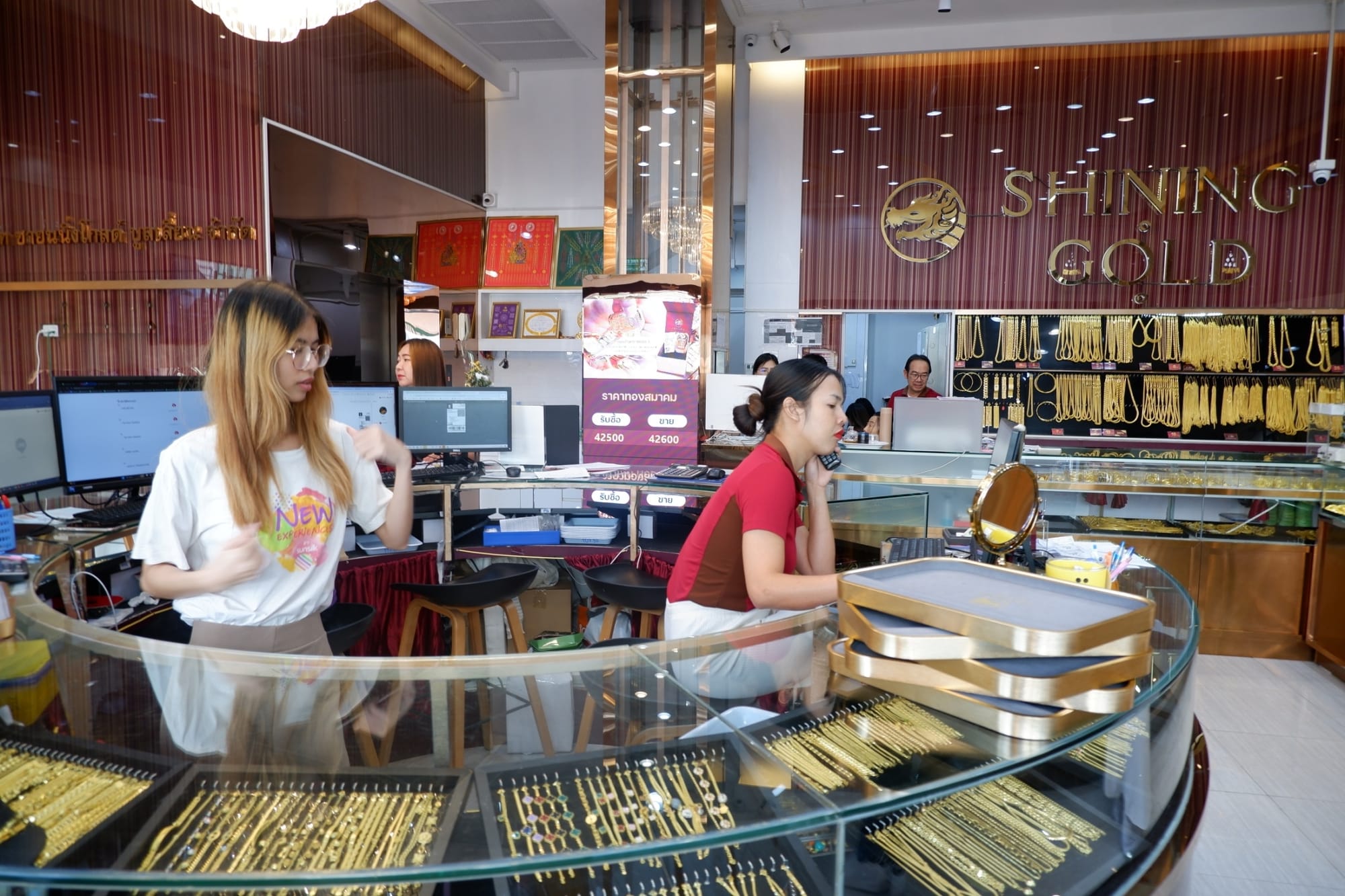 ทายาทรุ่นสาม 'Shining Gold'  กับการเปลี่ยนวิกฤตเป็นโอกาส  ด้วยการหาน่านน้ำสีครามในธุรกิจทองคำ